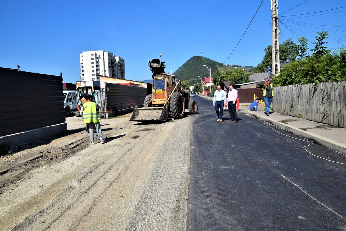 Lucrările de modernizare a străzilor continuă în Piatra-Neamț