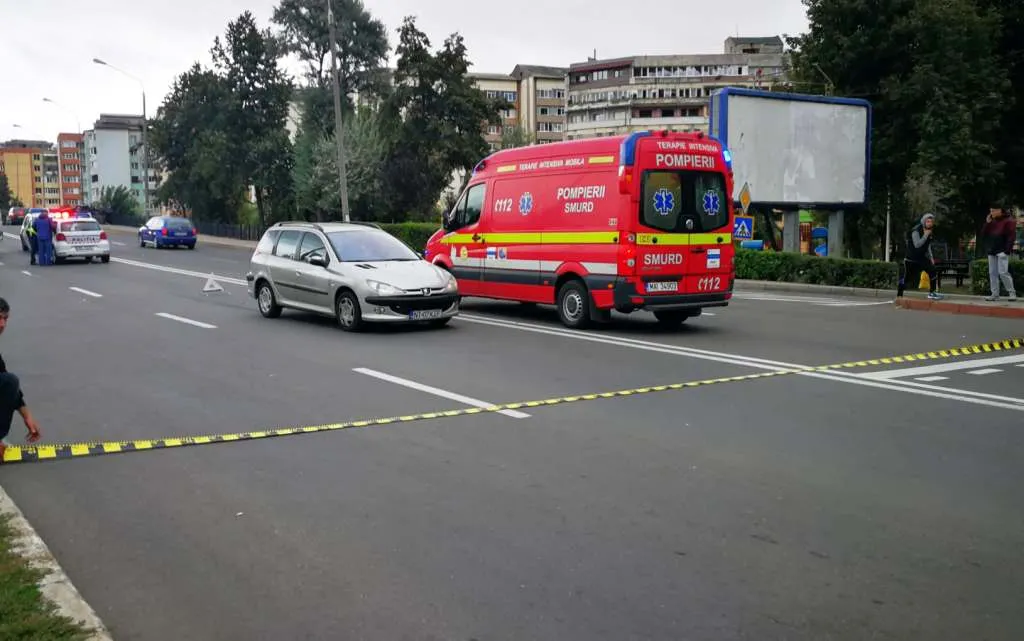 Accidentată în timp ce traversa neregulamentar (FOTO)