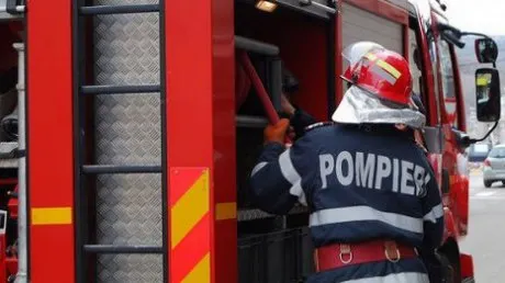Două incendii stinse de pompieri