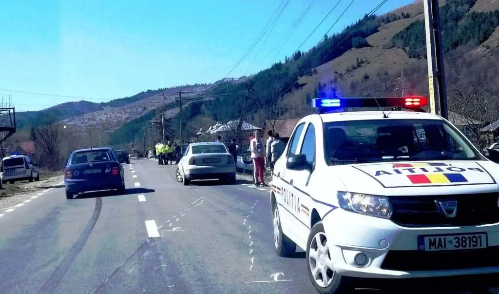 Accident rutier în Piatra Șoimului. Două femei au ajuns la spital