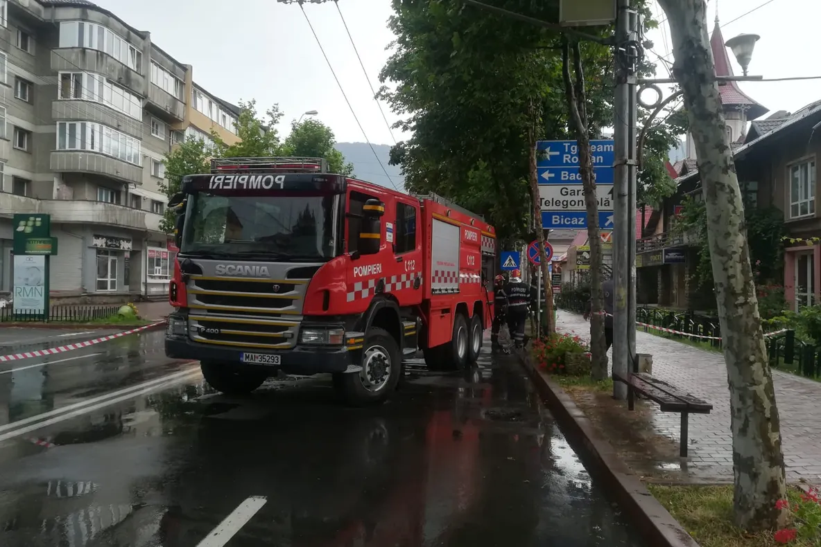 Geanta suspectă din Piatra-Neamț conținea pantofi, apă și alimente (FOTO)