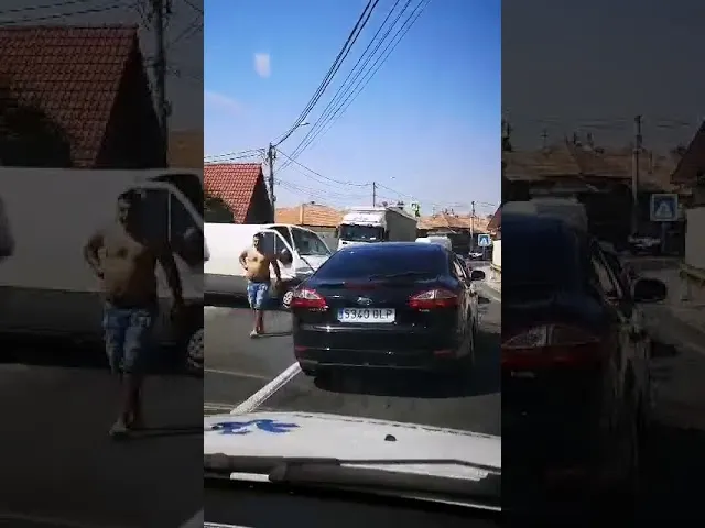Incendiu în Săvinești. Două femei au suferit atac de panică (FOTO/VIDEO)