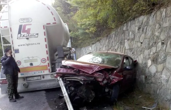 A depășit o căruță fără să se asigure și a ajuns la spital (FOTO)