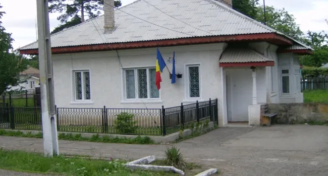 Șef de post reținut pentru luare de mită, trafic de influență și abuz în serviciu