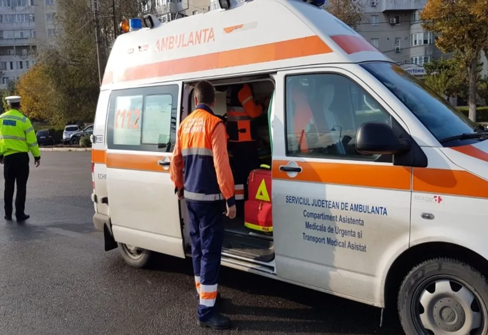 Minor de 11 ani, accidentat după ce a sărit în fața mașinii