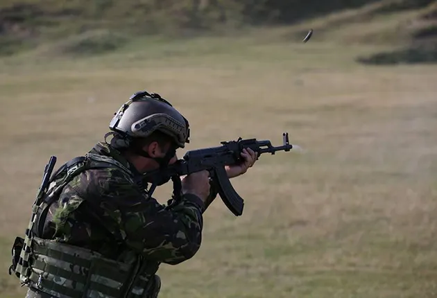 Îți dorești o carieră militară? Vezi cum poți deveni soldat-gradat profesionist