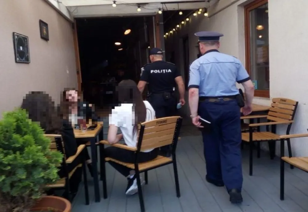 Amenzi de peste 42. 000 de lei la terasele și barurile din Neamț