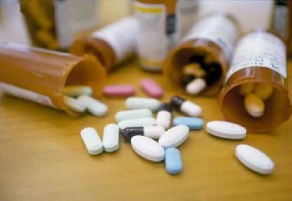 Antibioticele NU sunt o soluție în tratarea COVID-19. Nu există vreun tratament demonstrat care scade riscul infecției