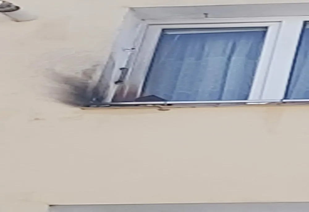 Incendiu într-un apartament din cauza unei candele