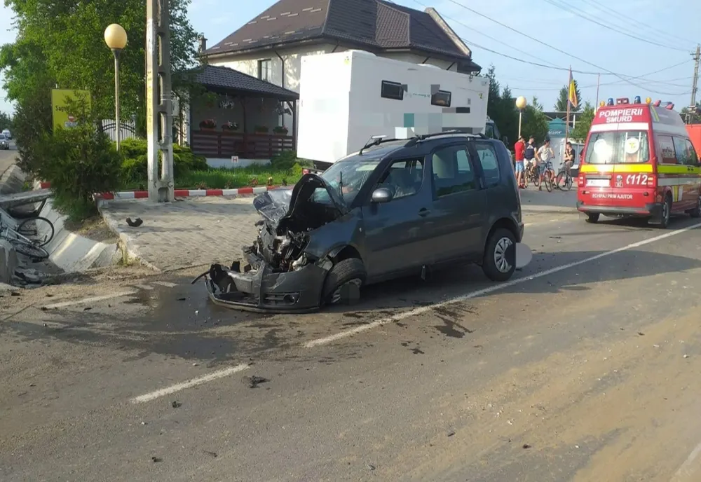 Accident rutier între un autocamion și un autoturism 
