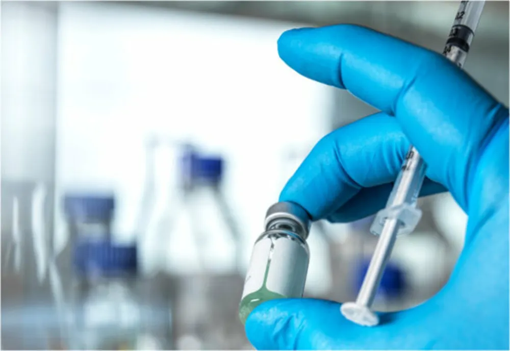 Începe imunizarea populaţiei cu cea de a treia doză de vaccin anti-COVID