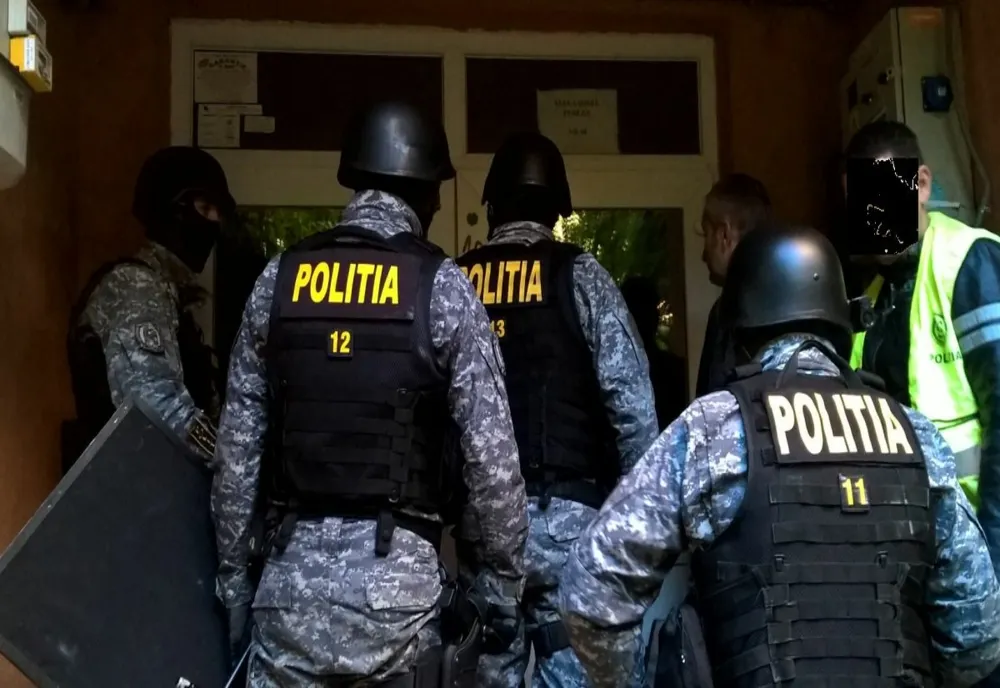Percheziții la hoți din Neamț și Iași