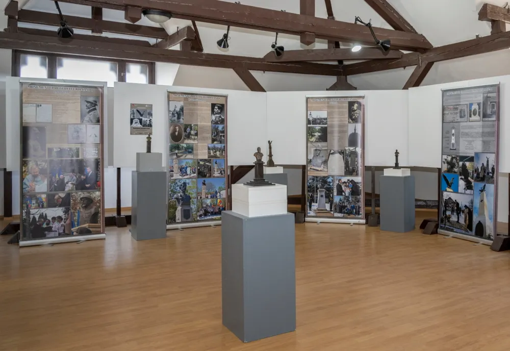 Expoziție temporară „Monumentele Basarabiei furate”