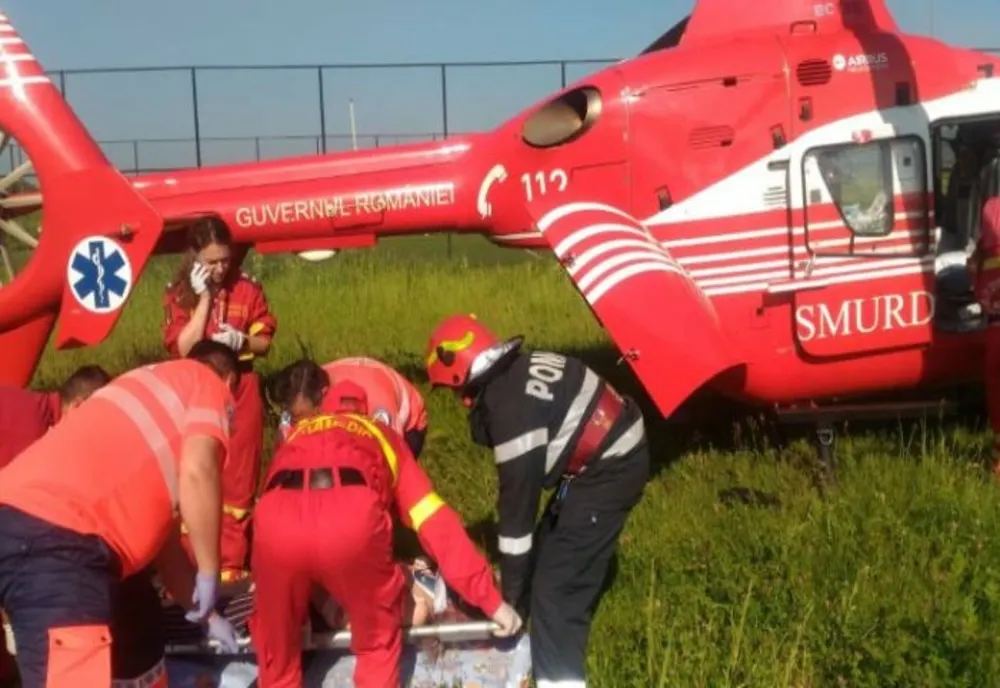 Fetiță de 6 luni în stop cardio respirator, salvată de pompieri