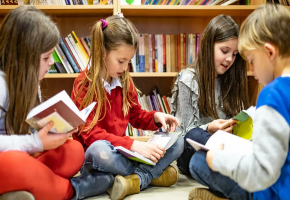 Bibliotecă de vacanță cu ateliere muzical-creative în limbi străine, la Biblioteca Județeană