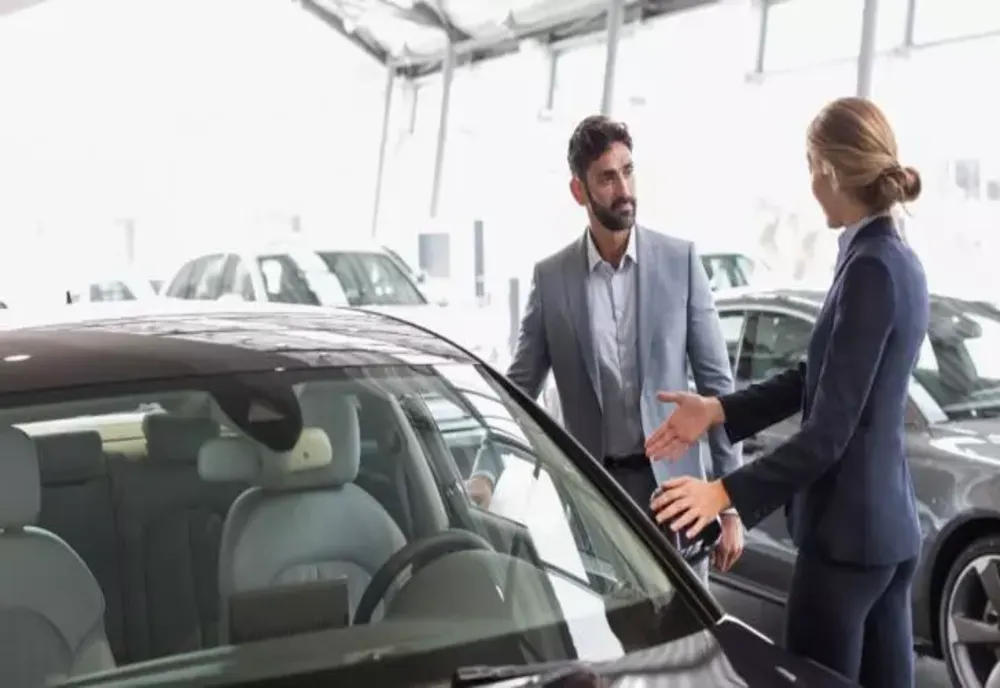 Autoturismele s-ar putea scumpi cu 2.000 de euro. Schimbarea europeană care bulversează piața auto