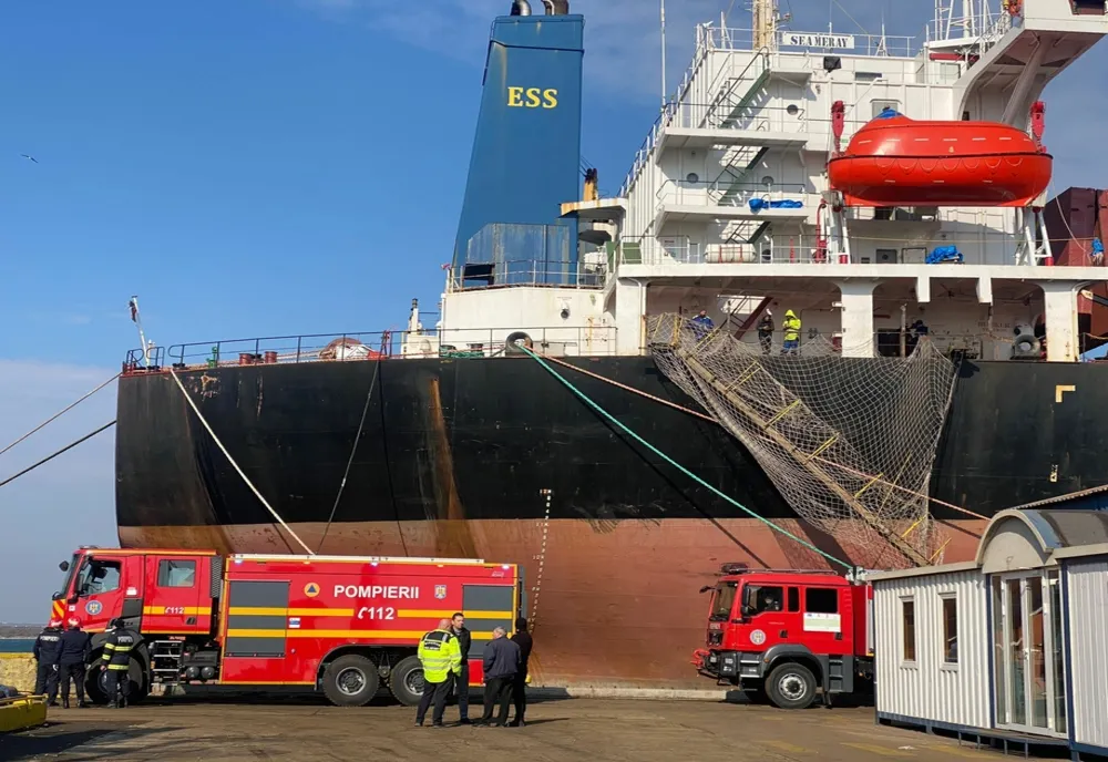 VIDEO Explozie în Șantierul Naval Midia. Trei răniți
