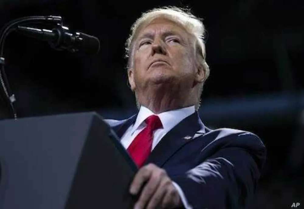 DONALD TRUMP IMPUNE TARIFE DE 100% PENTRU TOATE FILMELE „PRODUSE ÎN ȚĂRI STRĂINE”