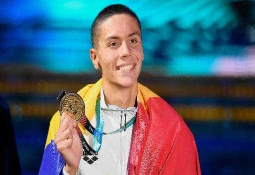 DAVID POPOVICI DONEAZĂ ECHIPAMENTUL DE LA JO 2024 PENTRU A STRÂNGE 115.000 DE EURO
