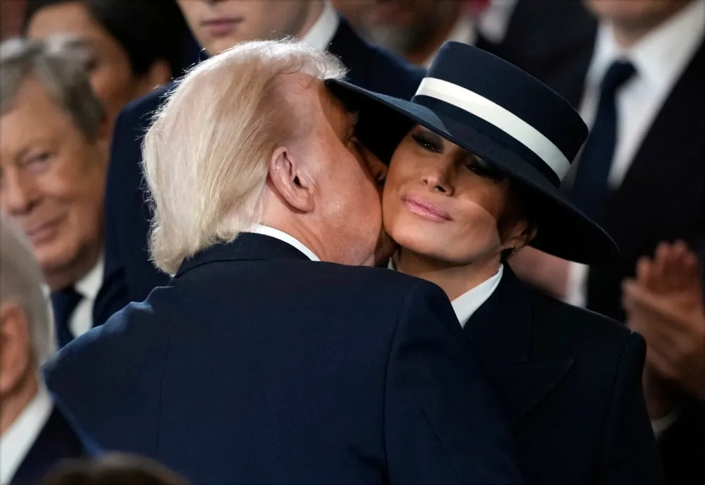 „Arma secretă” a lui Trump: femeia care controlează imaginea președintelui și dictează agenda din umbră