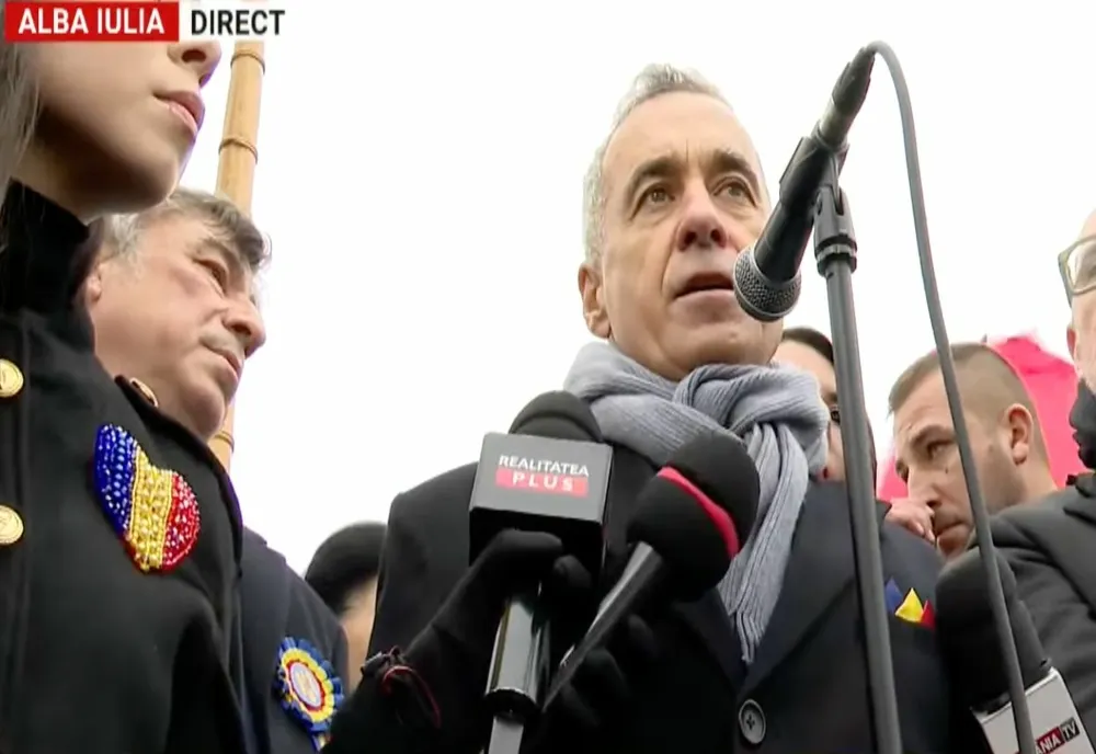 Călin Georgescu, mesaj zdrobitor de Ziua Națională, din inima Cetății Marii Unirii: ”Sufletul românului nu este de vânzare. România trebuie să devină, din nou, o istorie vie”  