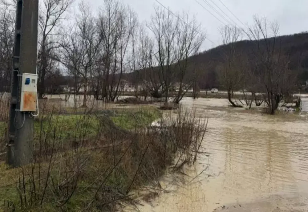 COD ROȘU de INUNDAȚII în Prahova și Buzău: zeci de case sunt inundate