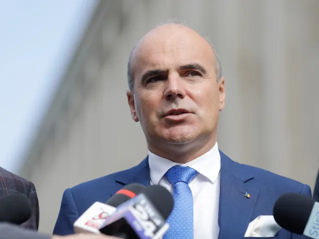 Rareș Bogdan, atac devastator la Bolojan: „Un farseur nepriceput, dar agresiv și încăpățânat căruia îi place să fie lăudat”