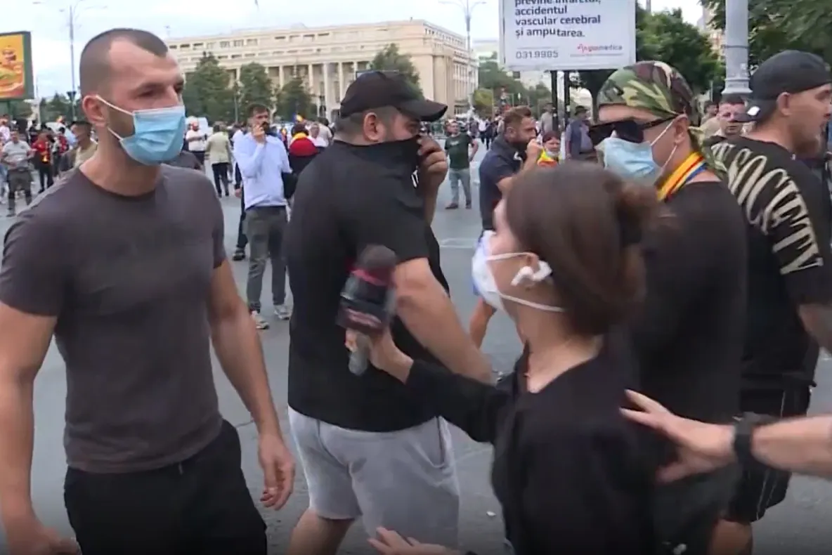 Clubul de Presă condamnă ferm agresarea echipei Realitatea PLUS și solicită identificarea și sancționarea agresorilor