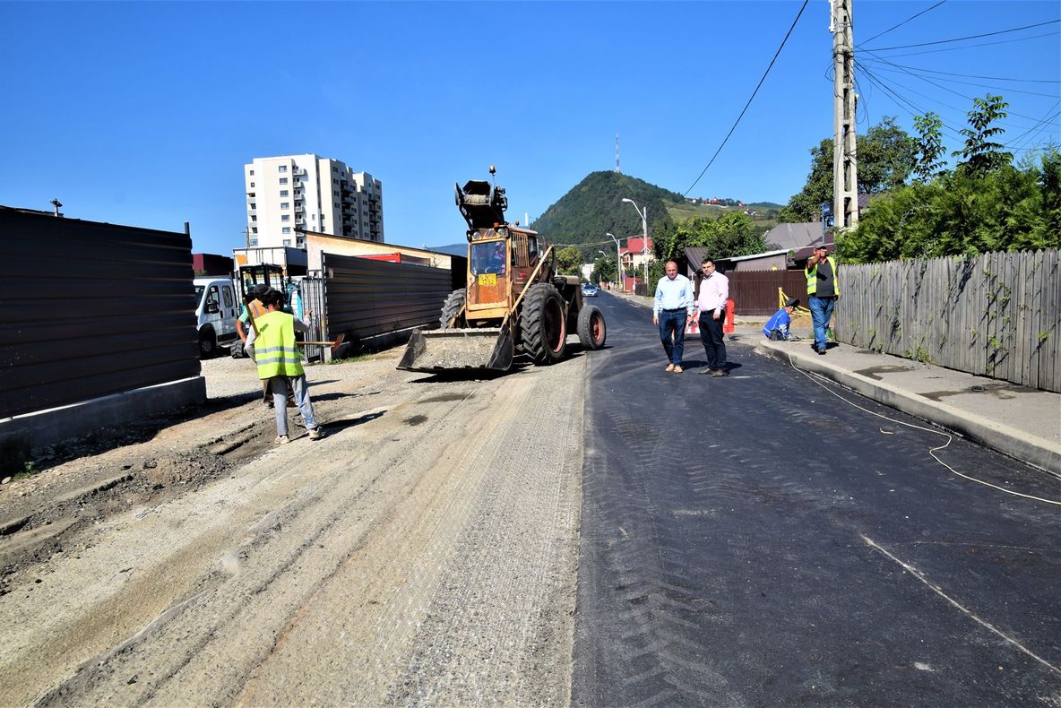 Lucrările de modernizare a străzilor continuă în Piatra-Neamț
