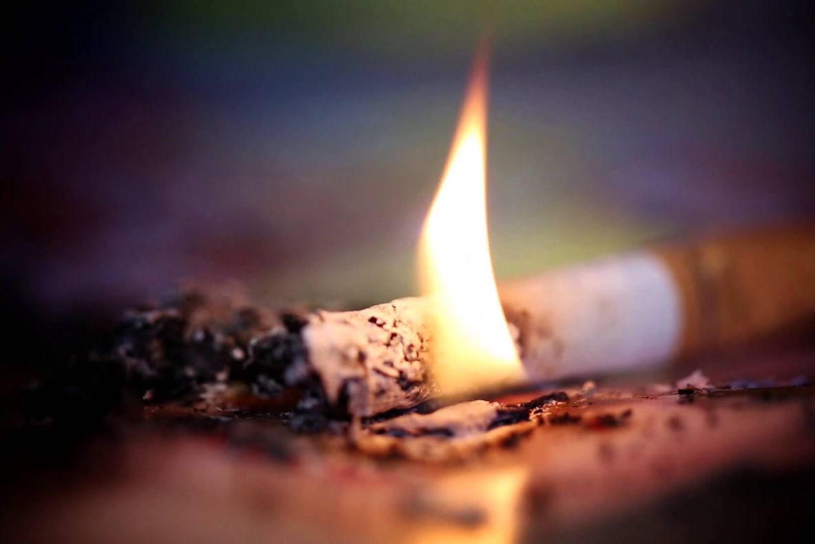 Incendii în Neamț, provoate de fumători