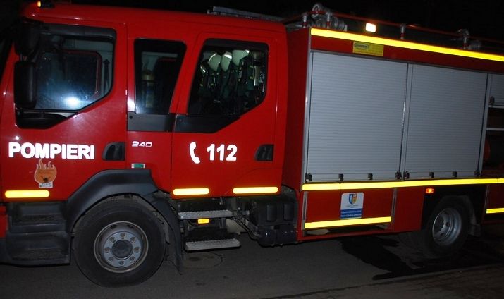 Copil de 10 ani, trezit de pompieri