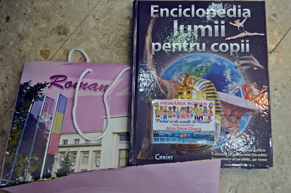 Câștigătorii concursului ”Prima zi de școală, la Roman”, premiați în Consiliul Local