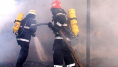 Incendiu pus intenționat la o gospodărie din Dragomirești