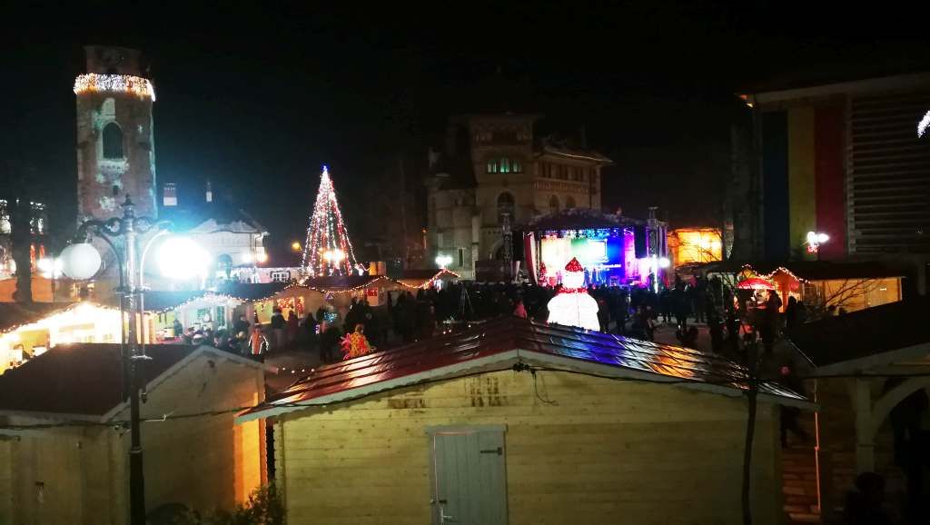 Programul zilei de joi, 3 ianuarie, la Târgul de Crăciun la Neamț. Denisa Asimine şi Dya