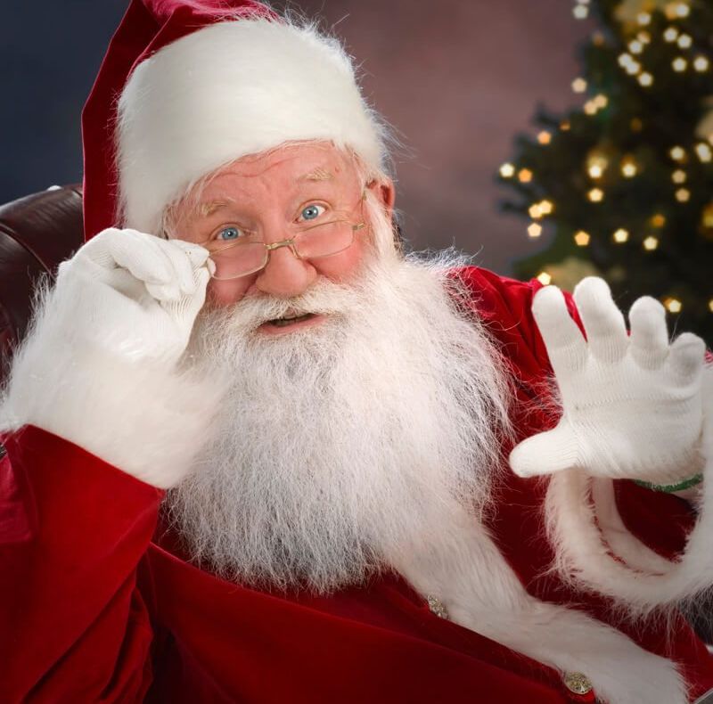 Moș Crăciun ajunge la Piatra-Neamț, duminică, 23 decembrie