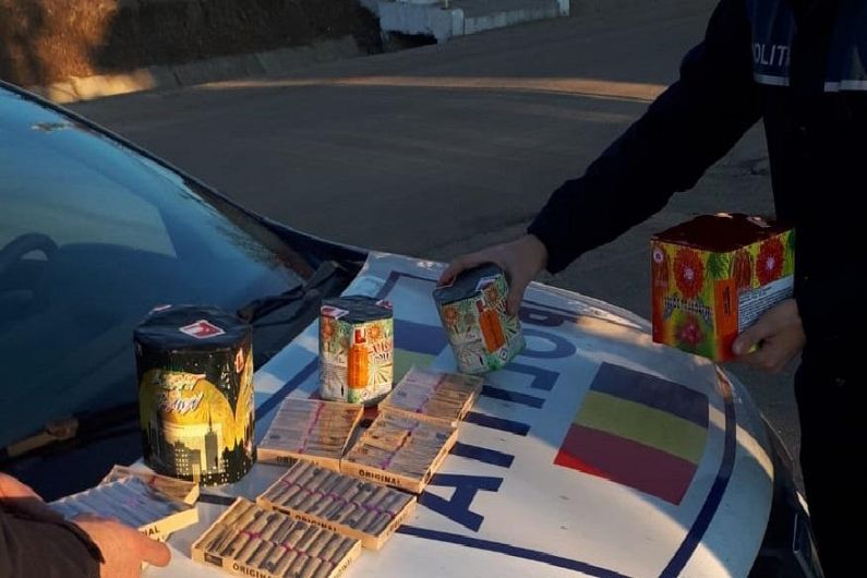 Infracțiuni de sezon, comerțul cu materiale pirotehnice interzise