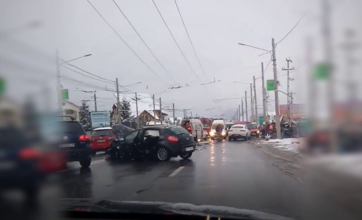Accident în Neamț. Șapte persoane, la spital (FOTO-VIDEO)