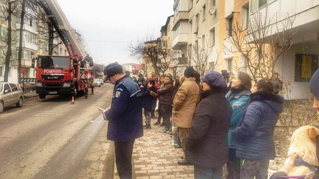 Doi bărbați au fost găsiți decedați în apartamente (FOTO)