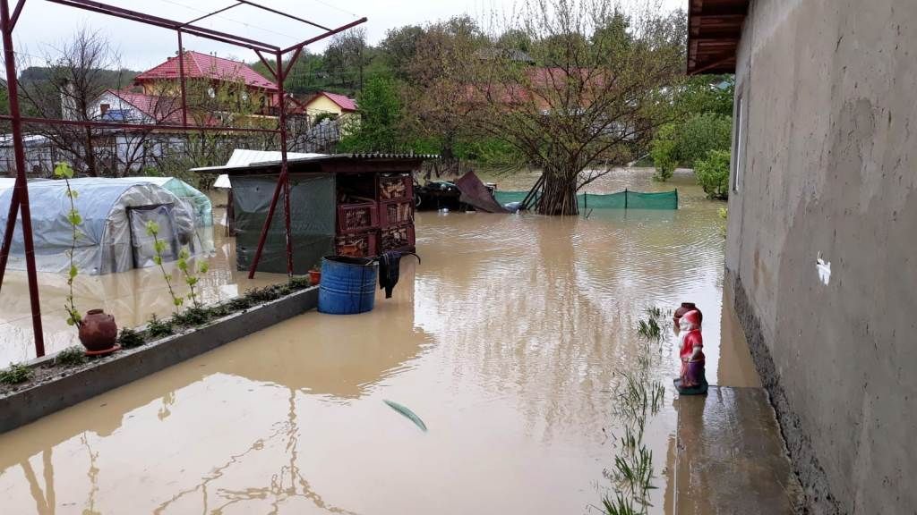 Două localități, afectate de inundații