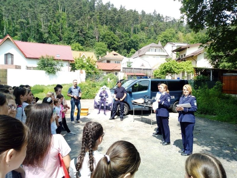 Activitate preventivă la Palatul Copiilor din Piatra-Neamț (FOTO)