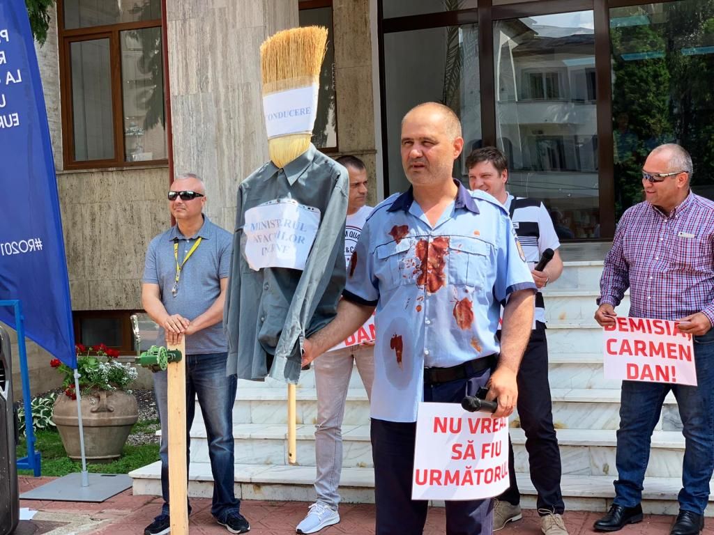 Moartea polițistului din Timiș i-a scos pe polițiști în stradă