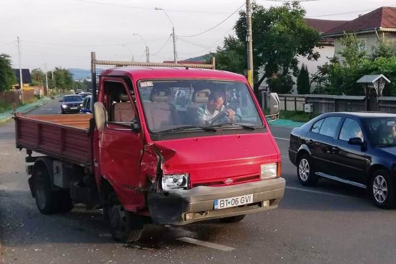 Accident provocat de un șofer beat criță (FOTO)