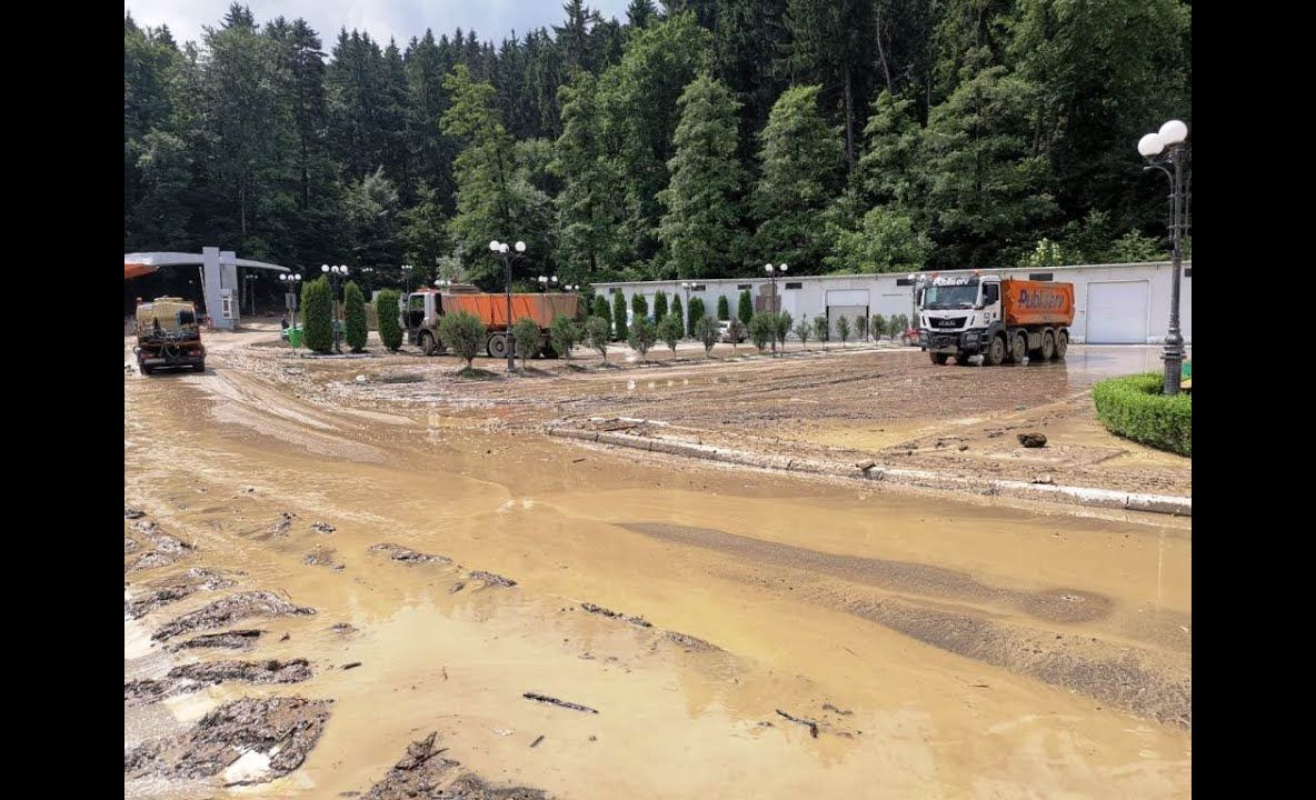 Ștrandul din Piatra-Neamț, distrus de furtuna de aseară (FOTO-VIDEO)