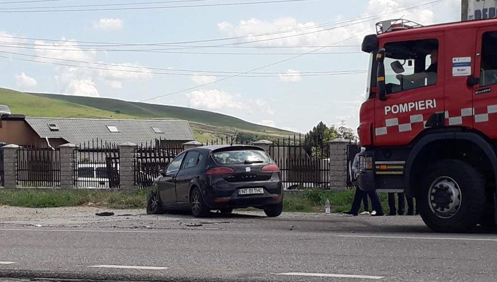 Accident rutier cu 3 victime în Piatra-Neamț (FOTO)