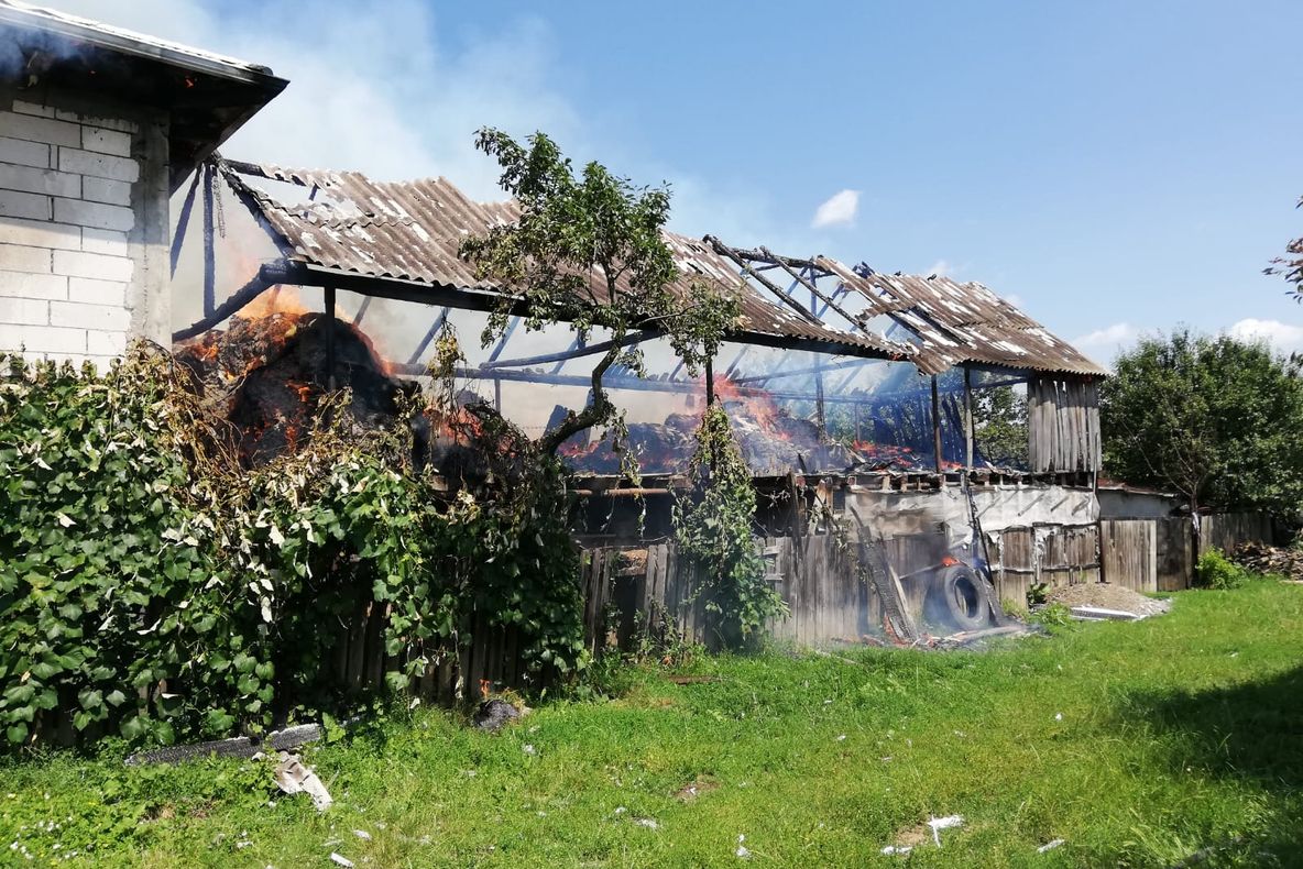 Foc pus intenționat la o casă din Moldoveni (FOTO)
