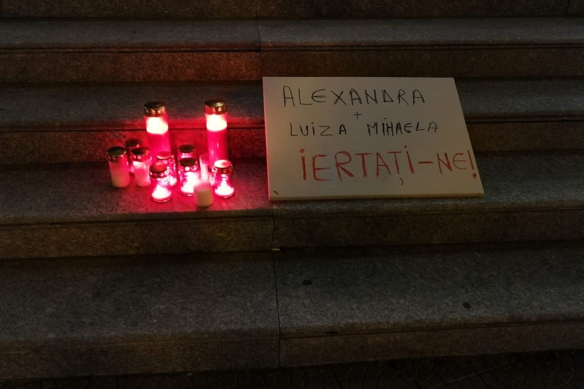 Lumânări aprinse la Piatra-Neamț pentru victimele din Caracal (FOTO)