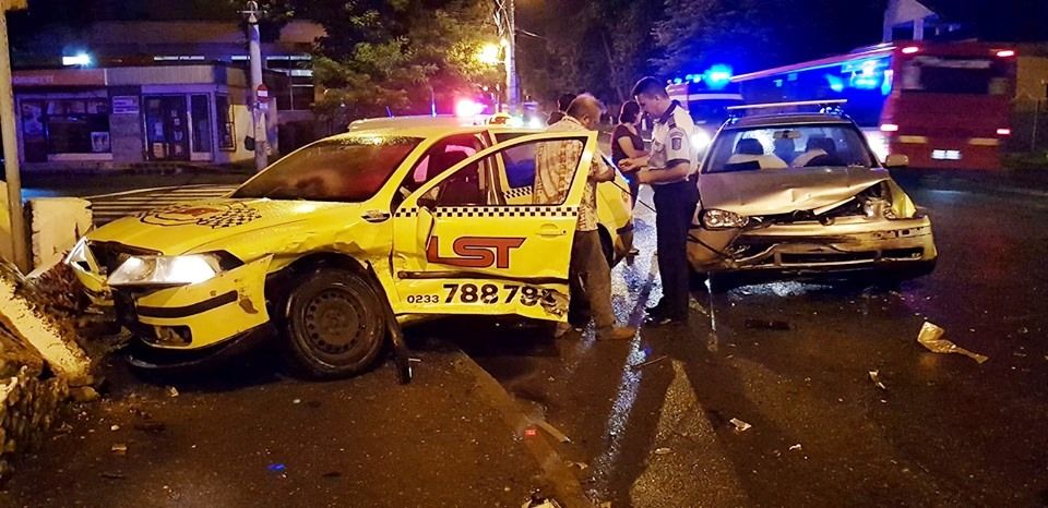 Un bărbat a ajuns la spital după un accident produs de o tânără șoferiță (FOTO)