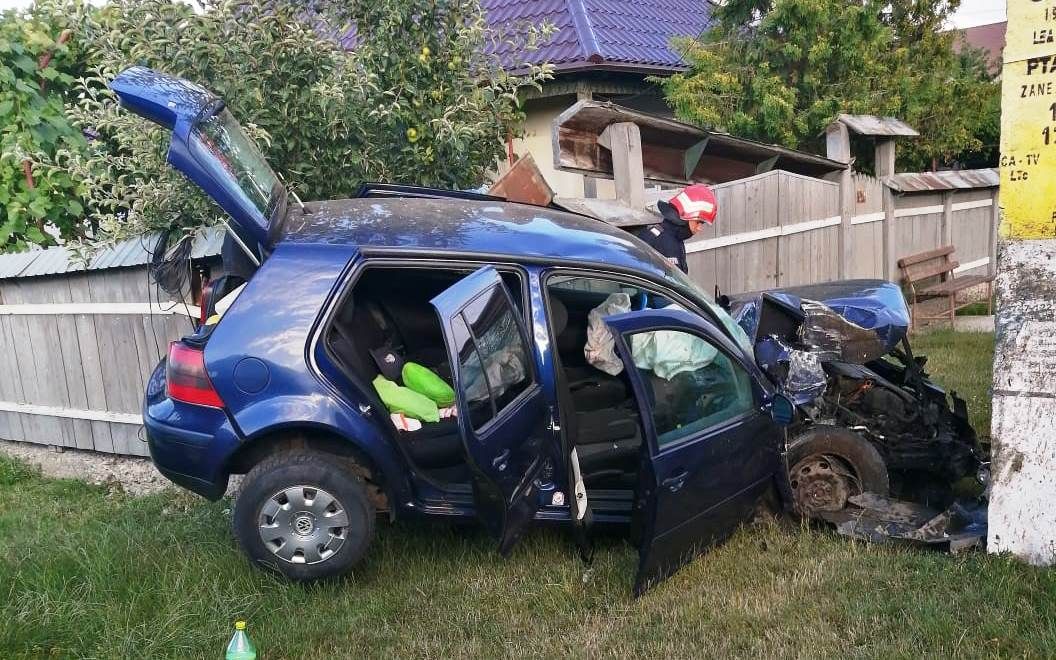 Accident rutier cu patru victime la Zănești (FOTO)