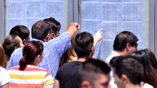 279 de absolvenți din Neamț au promovat BAC-ul în toamnă