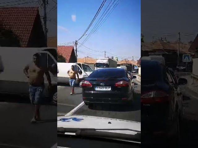 Incendiu în Săvinești. Două femei au suferit atac de panică (FOTO/VIDEO)